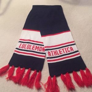 ❄️NWOT Lululemon RARE scarf patriotic colors!